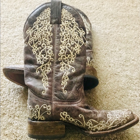 corral brown crater embroidered boots